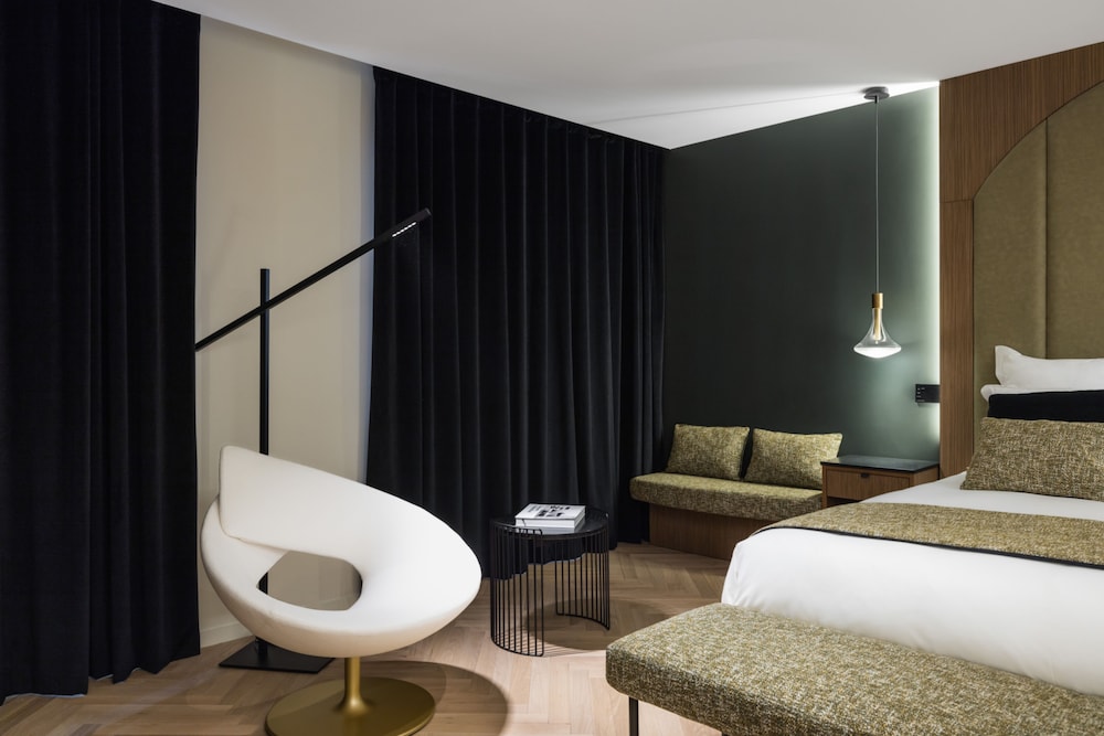 Deluxe Suite, Ensuite photo 1