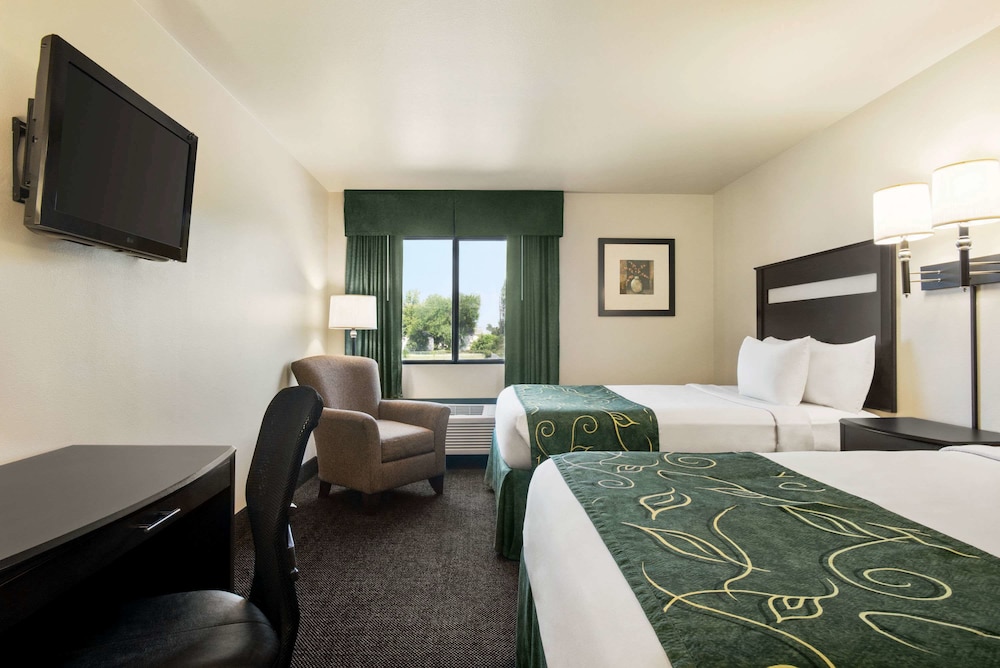 Room, 2 Double Beds, Accessible, Non Smoking photo 2