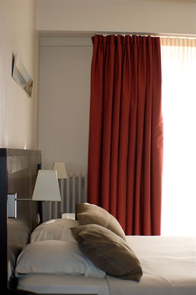 Double Room - Photo 6