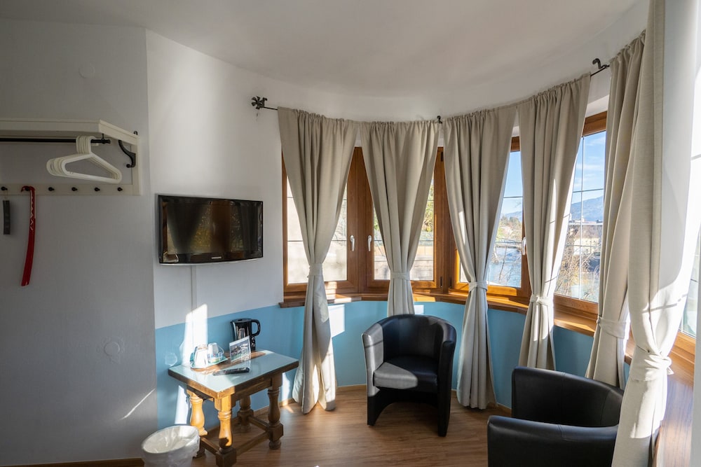 Deluxe Double Room, Ensuite, Mountain View - Photo 11
