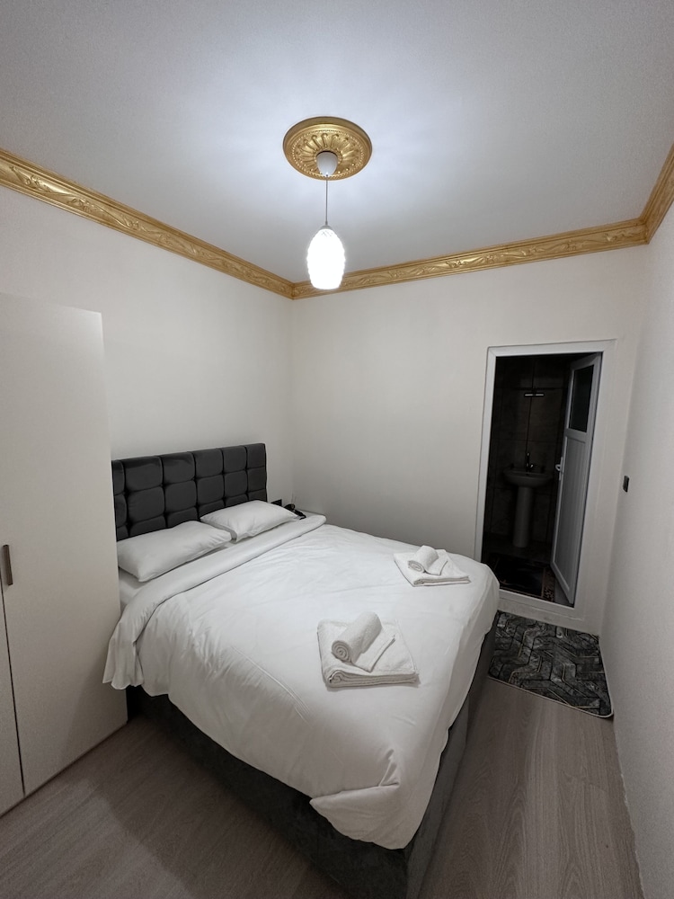 Basic Suite photo 2