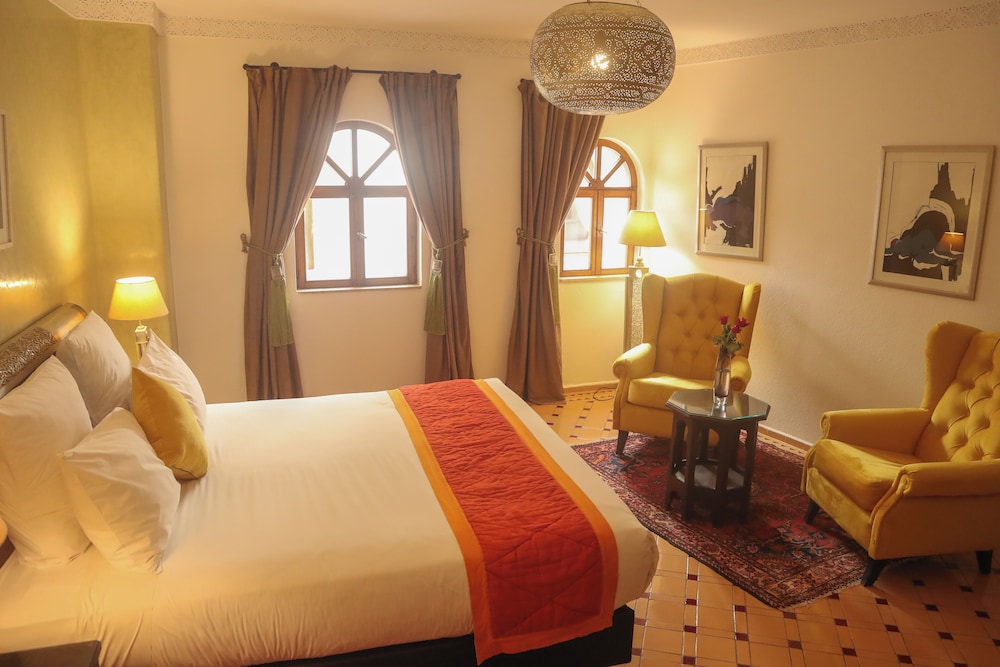 Superior Double or Twin Room - Photo 17