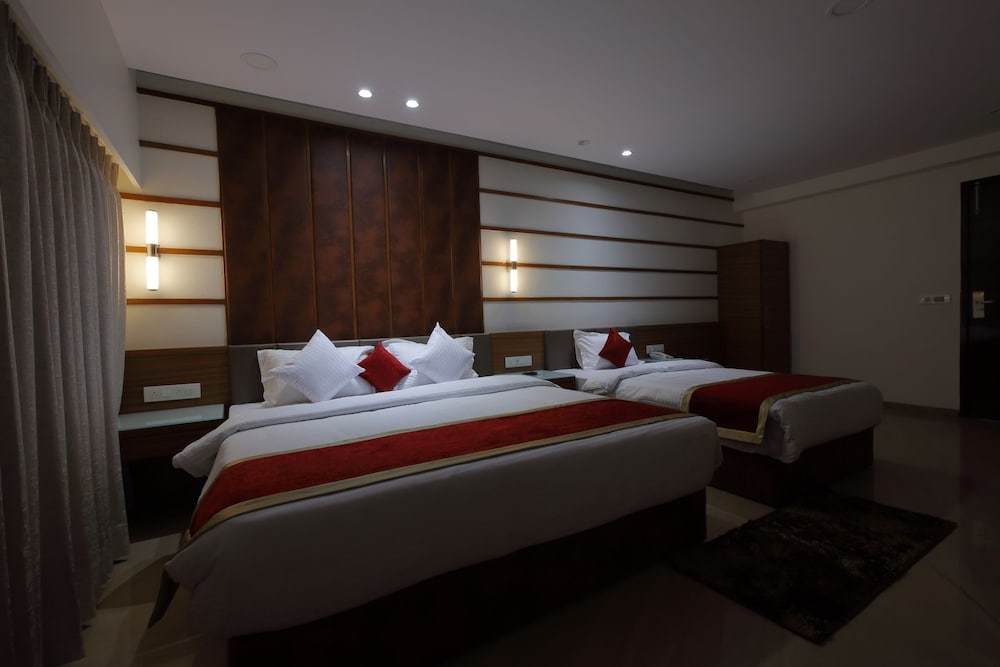 Superior Suite, 1 King Bed photo 3