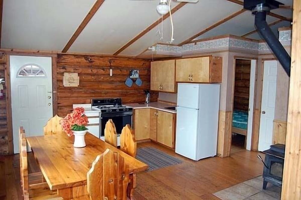 Cabin 3, 2 Bedrooms