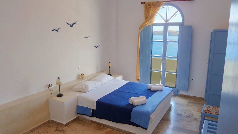 Two Bedroom Suite Caldera View, balcony