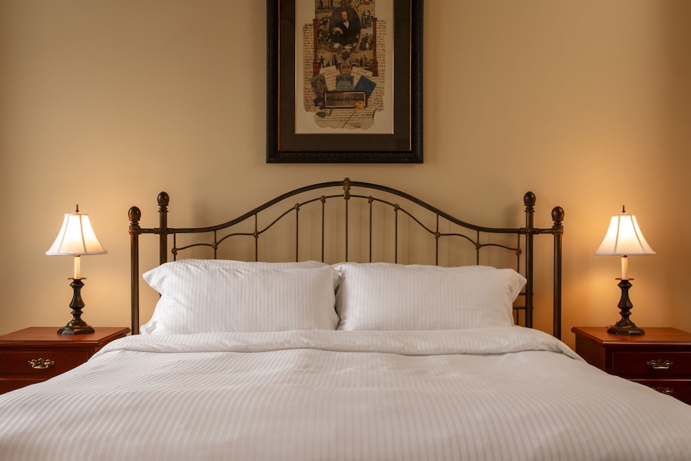 Premier Room, 1 King Bed (River Front)