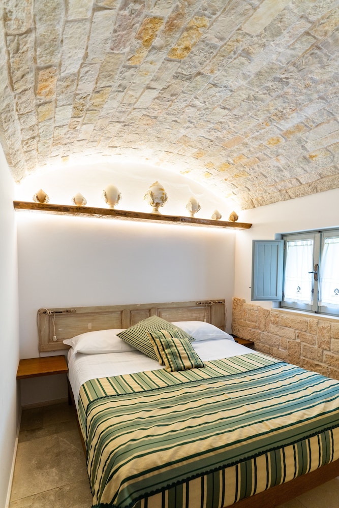 Traditional Studio Suite