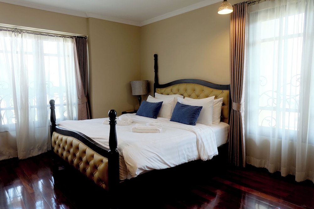 Grand Double Room, 1 King Bed, Accessible, Non Smoking photo 3