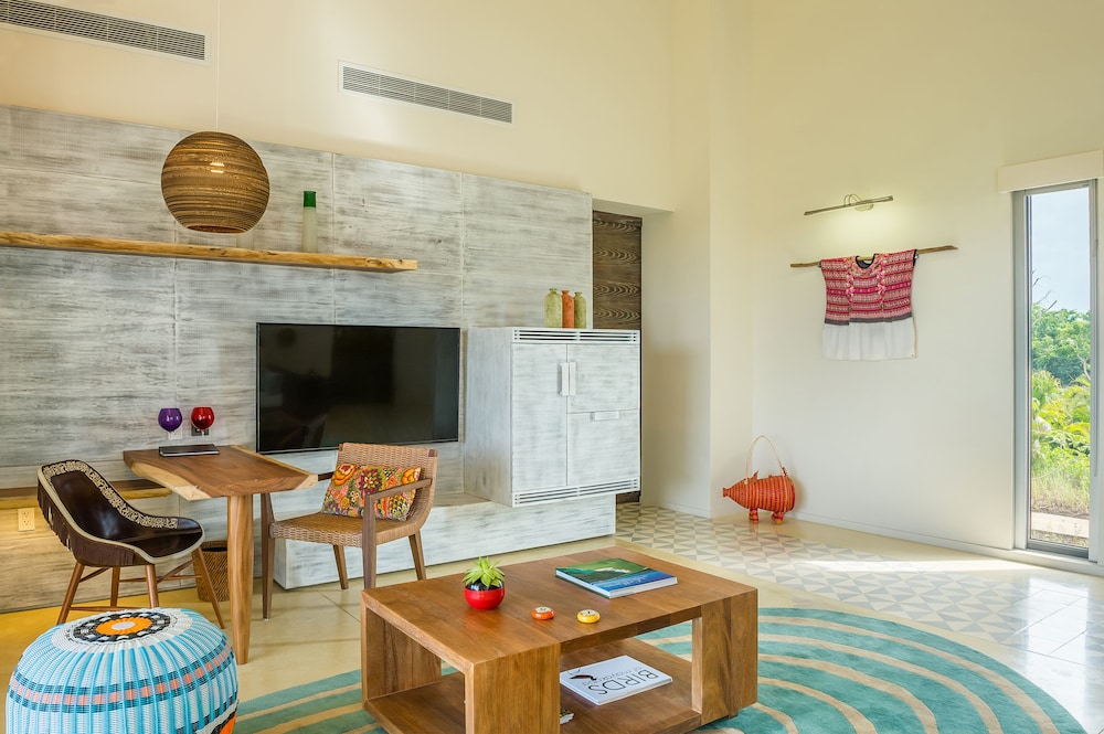 Lagoon View Suite photo 1