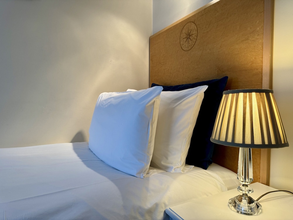 Standard Single Room, Ensuite photo 3