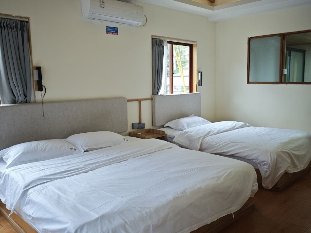 Comfort Suite photo 1