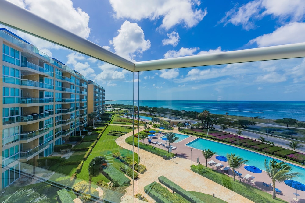 Family Condo, 2 Bedrooms, Ocean View, Corner photo 3