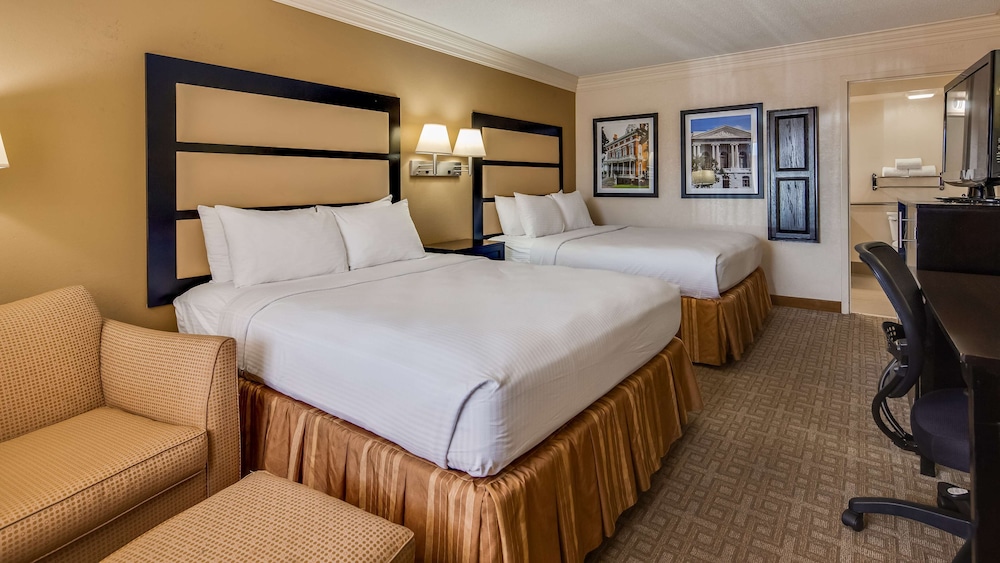 Standard Room, 2 Queen Beds, Non Smoking, Refrigerator & Microwave (Pet Friendly) - Photo 1