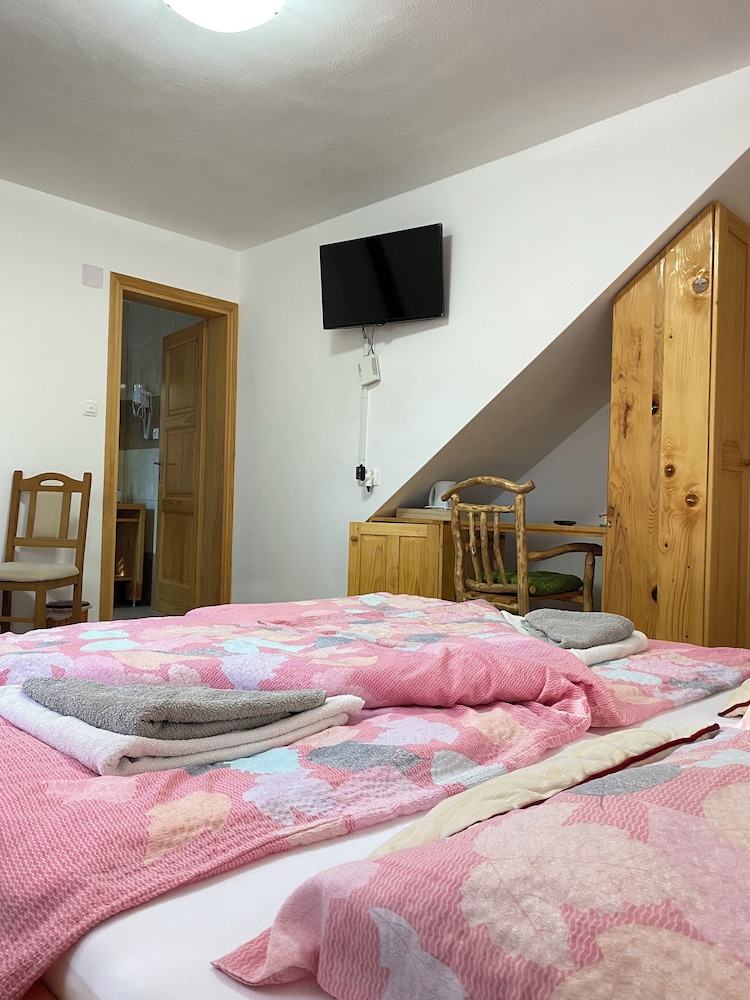 Deluxe Double Room - Photo 25