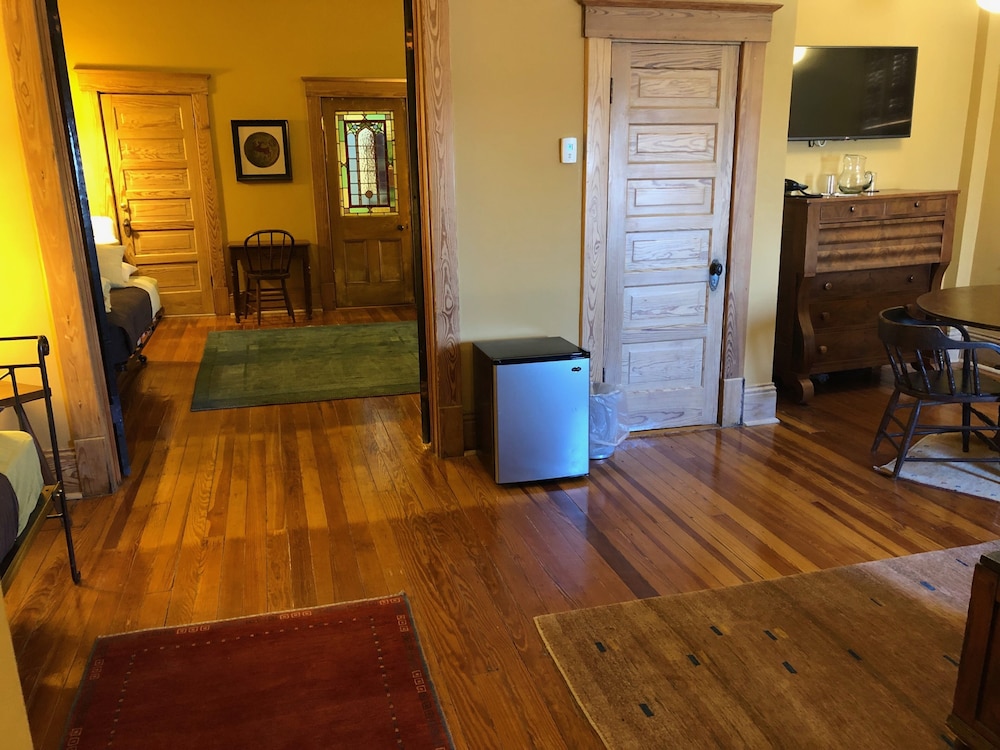 Suite, Ensuite, River View (Room 11) photo 3