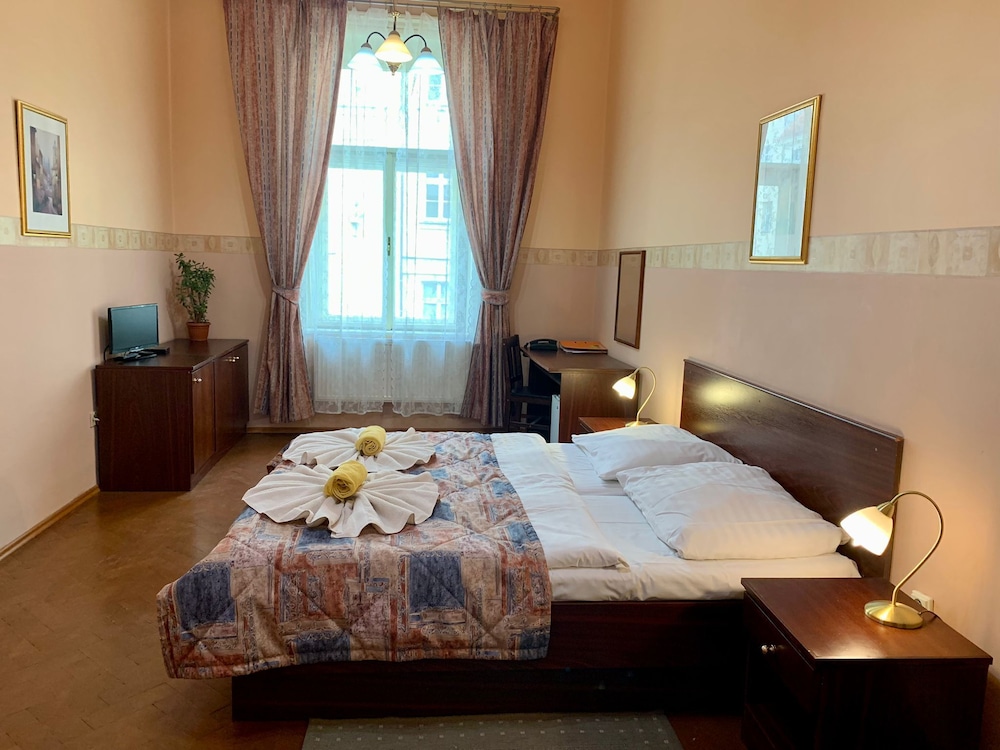 Basic Double or Twin Room