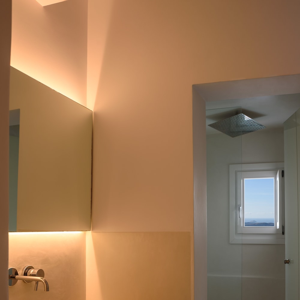 Suite, Balcony (Caldera View) - Photo 22