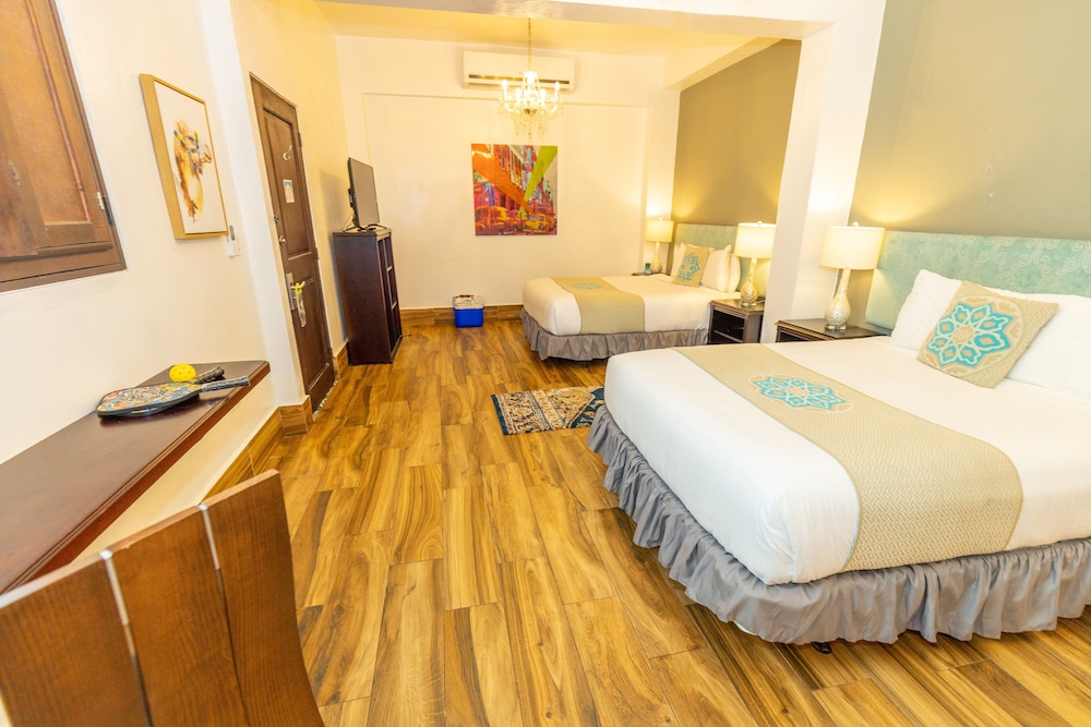 Double Room, 2 Queen Beds