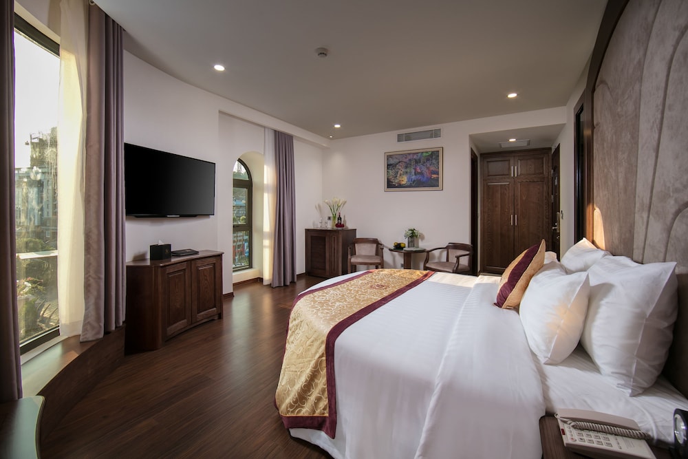 Roman Junior Suite photo 2