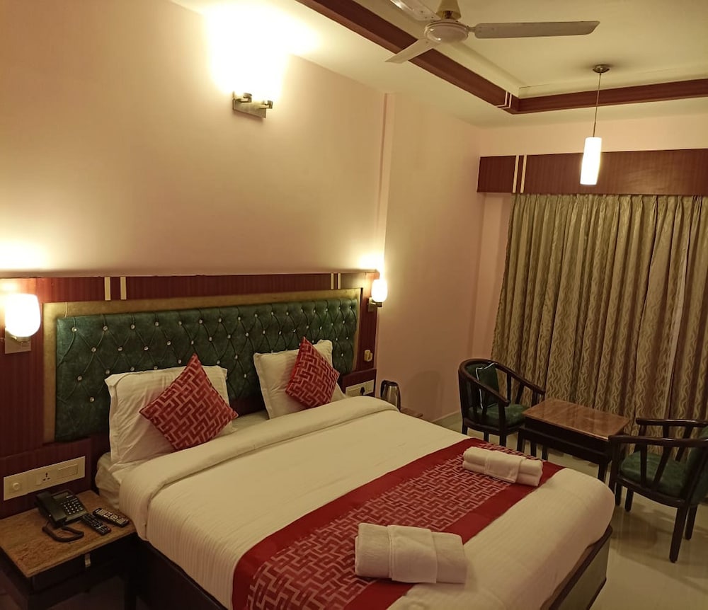 Deluxe Room - Photo 5