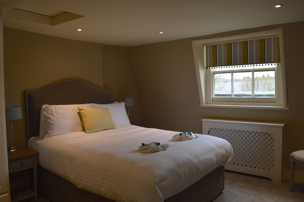 Double Room (With Shower, Room 6) photo 2