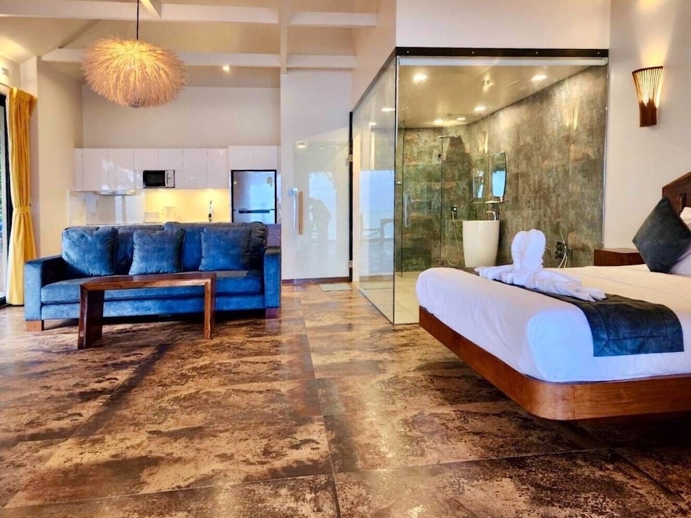 Beachfront Private Pool Villa - Photo 1