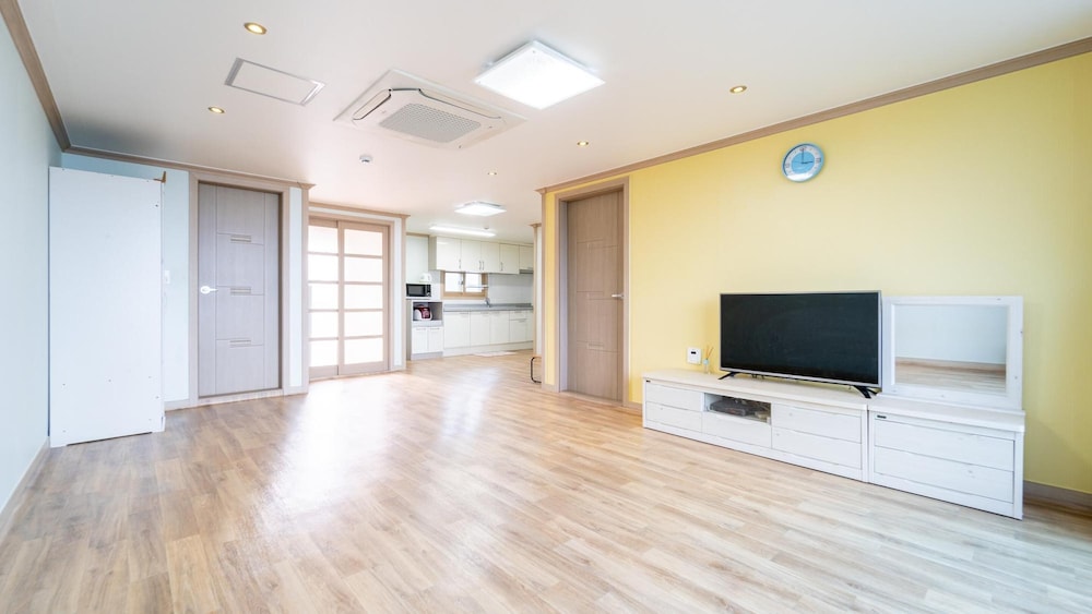 Basic Room, 1 Bedroom (301ho) photo 3