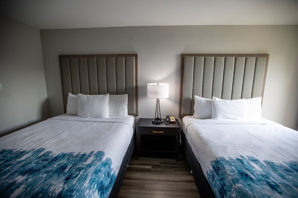Room, 2 Queen Beds, Non Smoking - Photo 1
