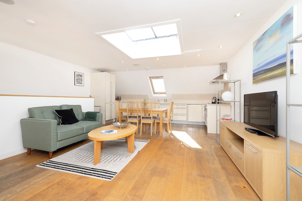 Apartment (2 Bedrooms)