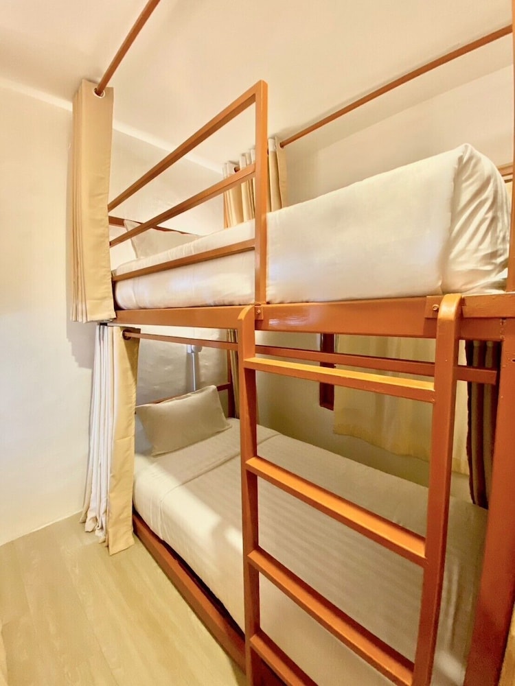 Mixed dorm 4 Beds