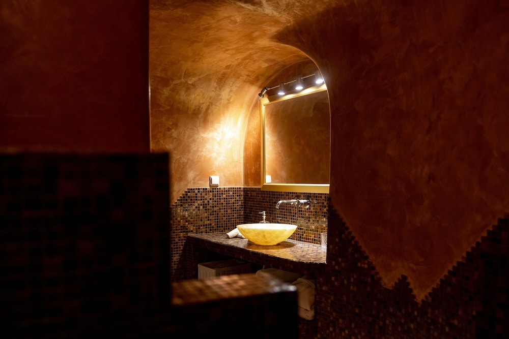 Suite (Golden Echo) - Photo 31