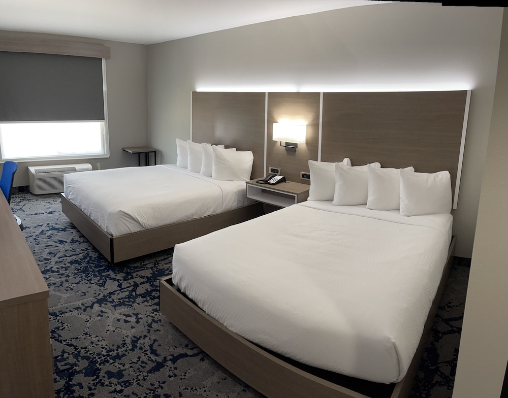 Room, 2 Queen Beds, Non Smoking - Photo 1