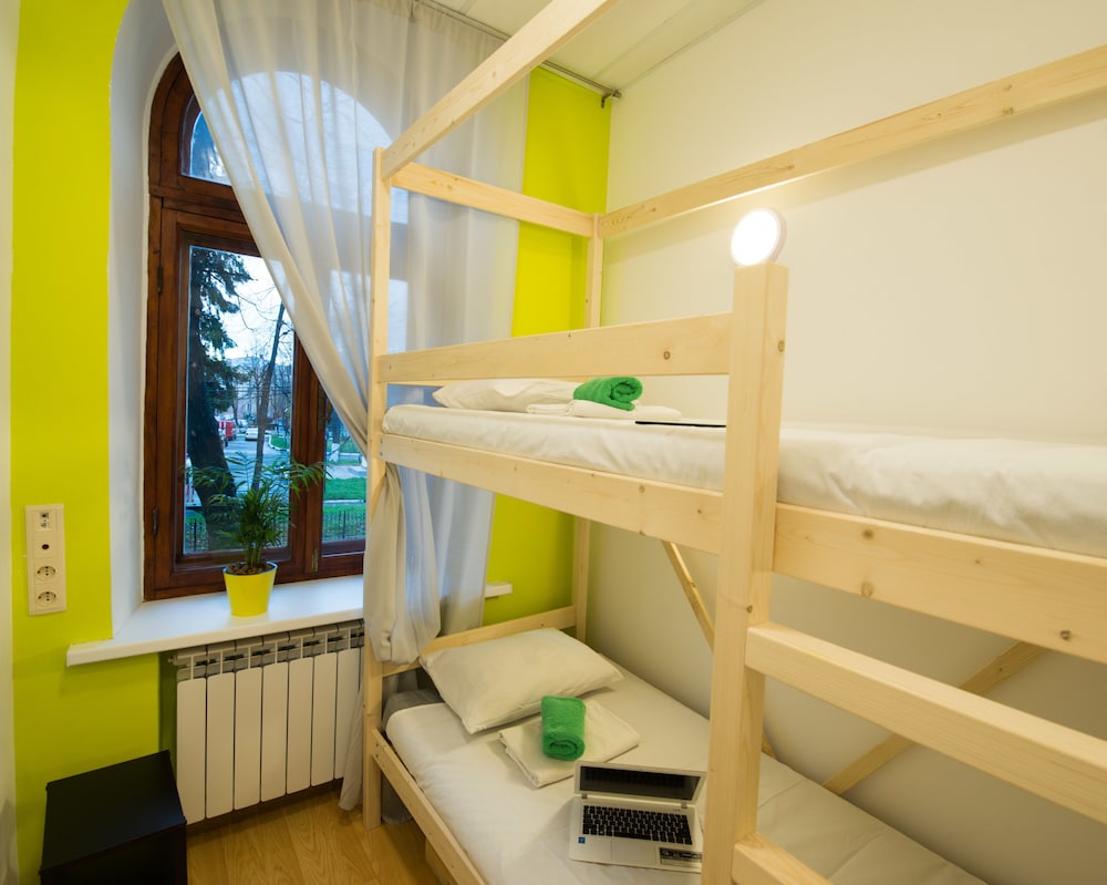 Bed in 4-Bed Dormitory for Men photo 2
