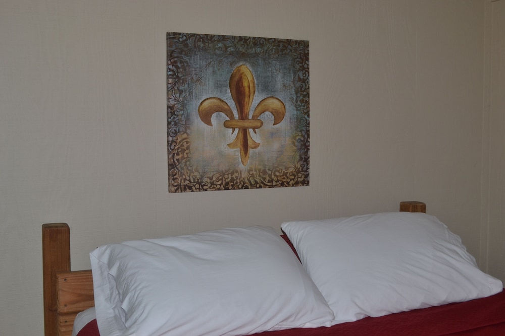 #5 Lagniappe photo 1