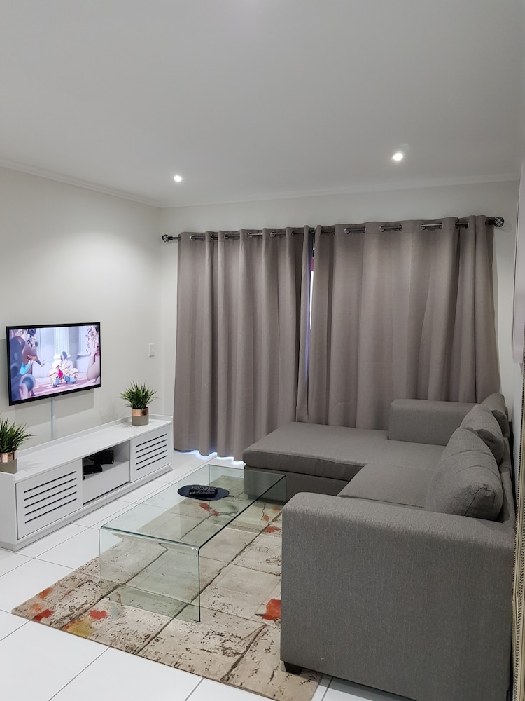 Luxury Apartment, 2 Bedrooms, Non Smoking photo 3