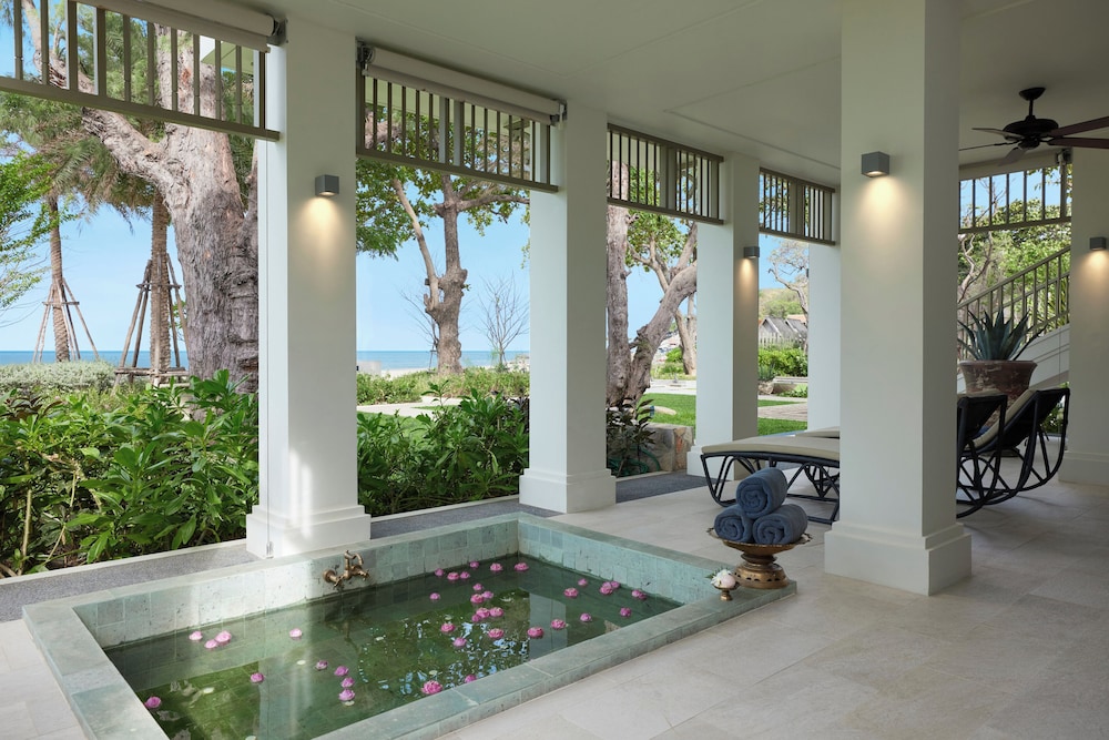 Villa Cagney 1 Bedroom - Canary Suite - King - Photo 2