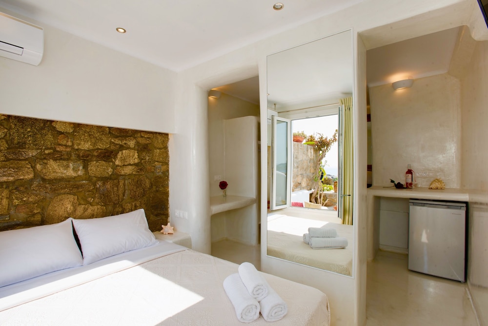 Deluxe Studio (Ground Floor, 2 Adults) photo 1