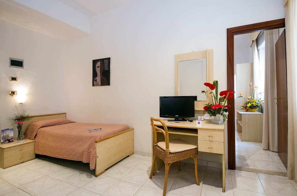 Economy Single Room, 1 Twin Bed photo 3