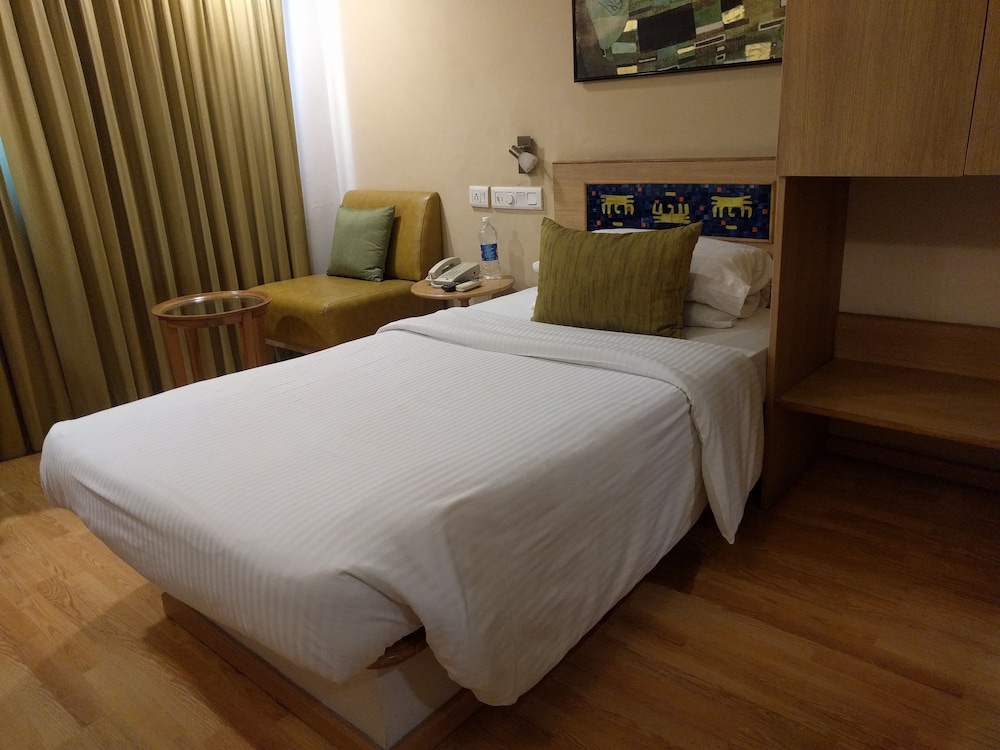 Business Room photo 3