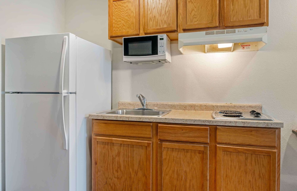 Standard Studio, Non Smoking, Refrigerator & Microwave photo 3