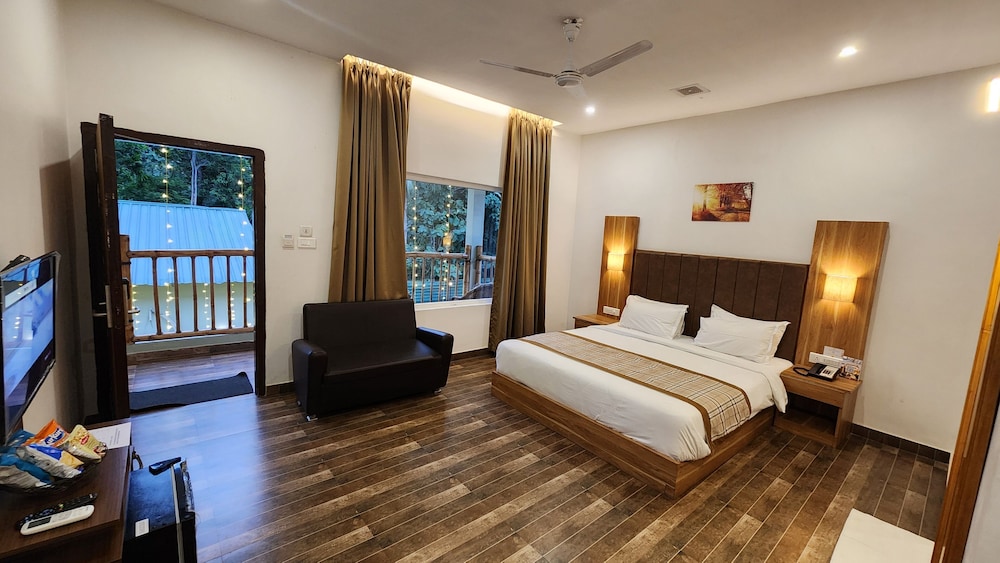 Superior Double or Twin Room, Balcony, Garden View photo 1