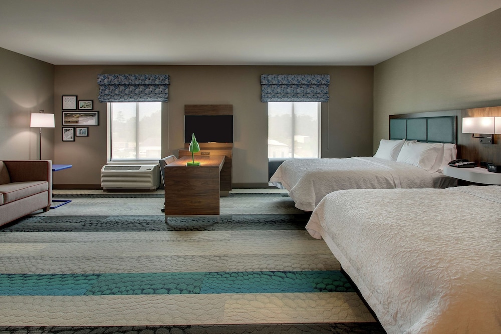 Studio, 2 Queen Beds, Refrigerator & Microwave (Wet bar)