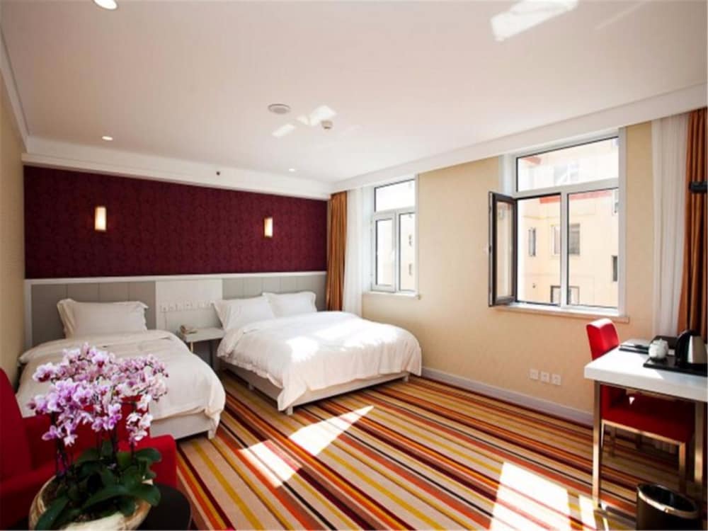 Family Room photo 1