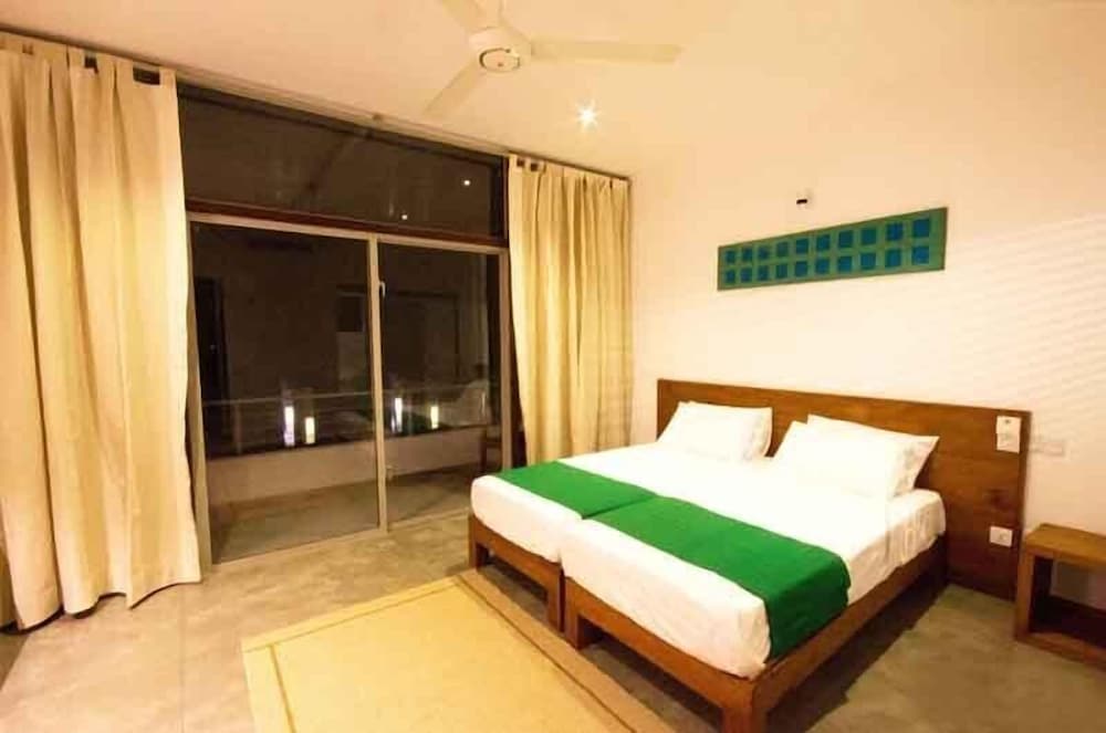 Premium Twin Room, 2 Twin Beds, Pool View, Poolside photo 1