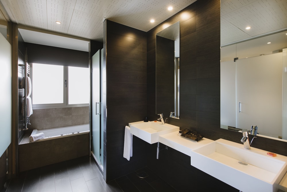 Superior Room, 1 Double or 2 Twin Beds - Photo 10