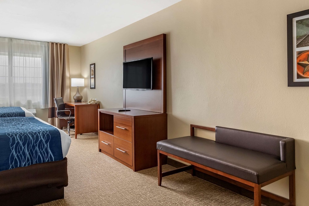 Suite, 2 Queen Beds, Non Smoking - Photo 2