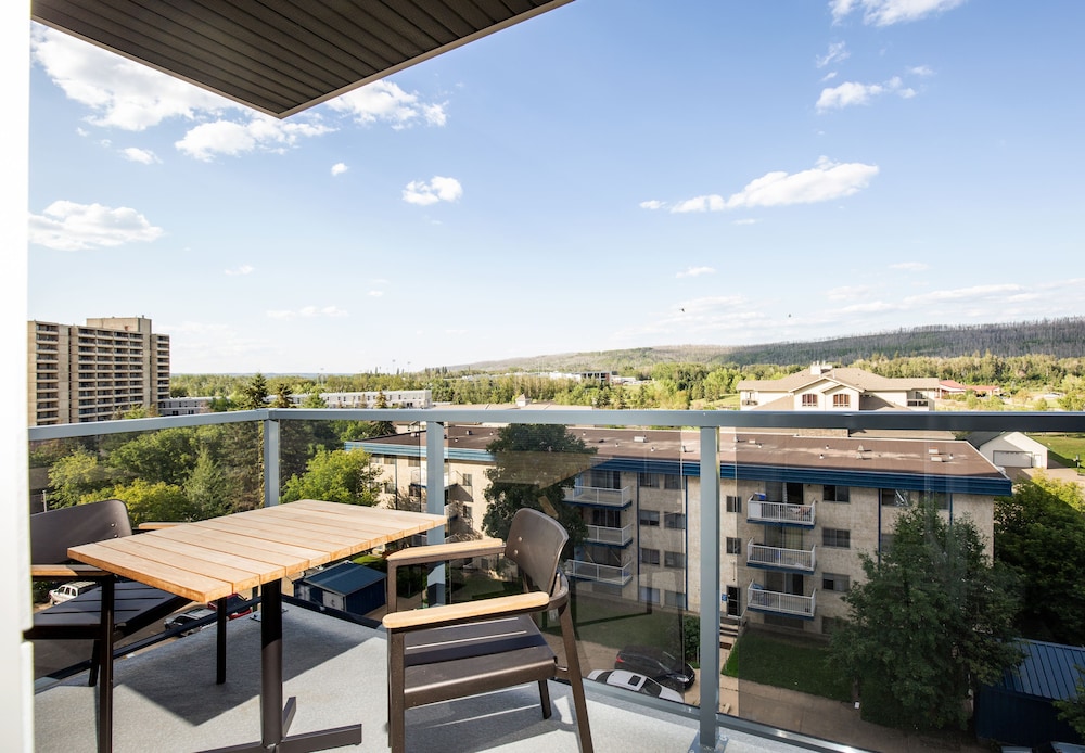 Deluxe Double Room, 2 Queen Beds, Balcony photo 2