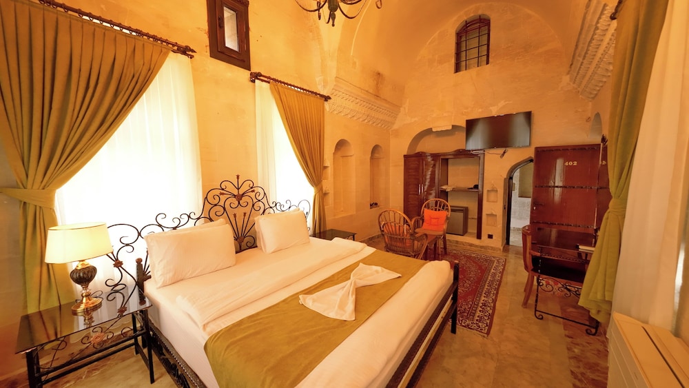 Deluxe Double or Twin Room - Photo 16