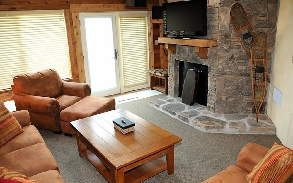 Condo, 2 Bedrooms photo 1