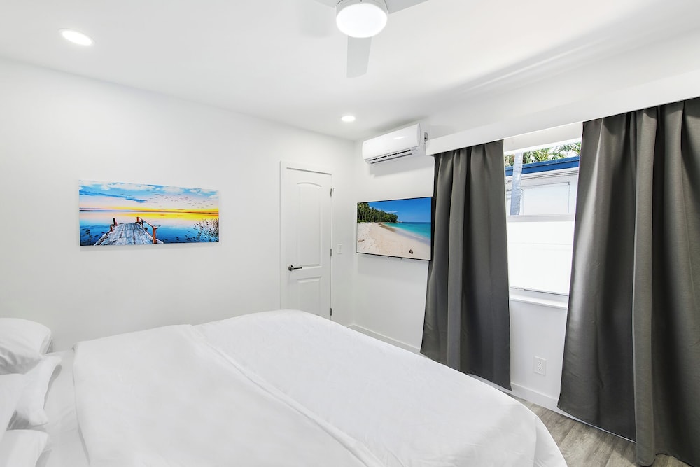 Deluxe Studio Suite